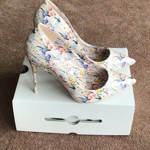 Brand New Pink Patent Floral Pumps